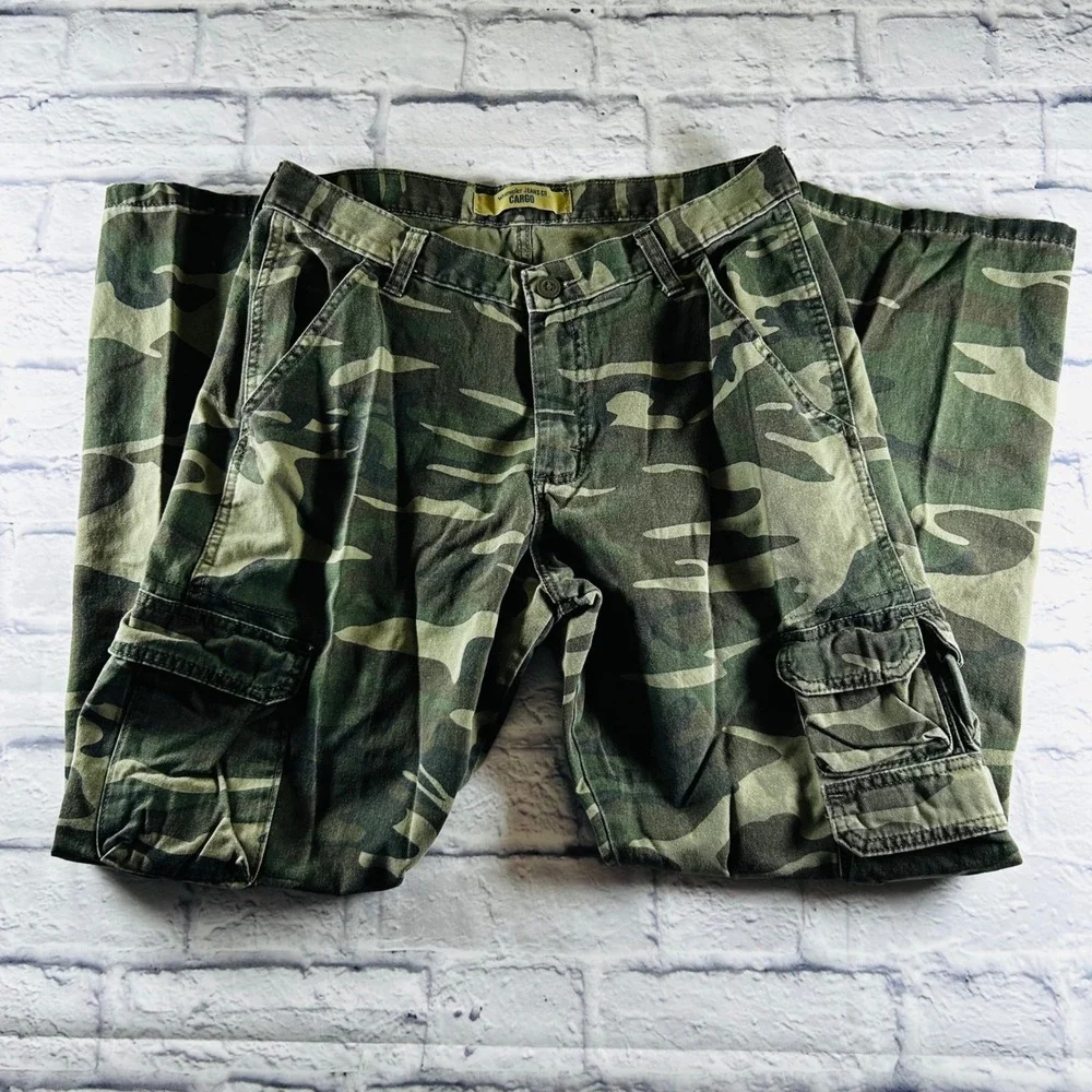 Wrangler Mens Green Camo Cargo Pants 32x30 Hunting Hiking Utility Pockets